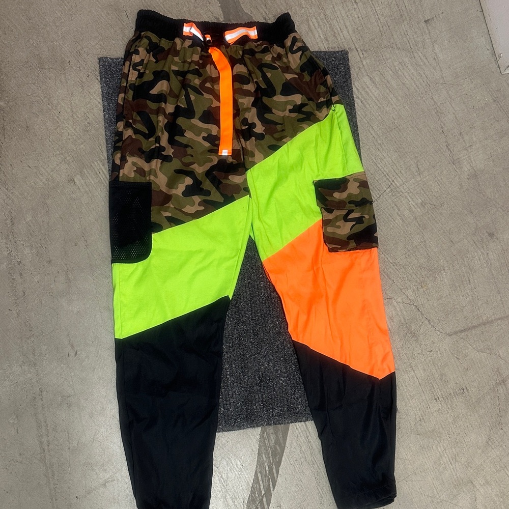Zumba Fusion Cargo Pants – Camo/Green/Orange